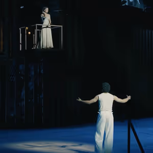 Video: Watch the Balcony Scene From ROMEO & JULIET at Free Shakespeare in the Park