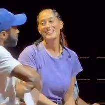 Video: Watch Tracee Ellis Ross Perform in EVERY BRILLIANT THING on Broadway