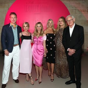 Photos: Reese Witherspoon, Victor Garber & More LEGALLY BLONDE Stars Reunite for…