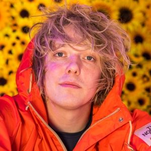 West End Star Andrew Polec Releases First Single 'Freaking in the Mirror'