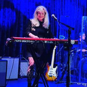 Bees Deluxe to Return to The Lizzie Rose Music Room for Modern Blues Night