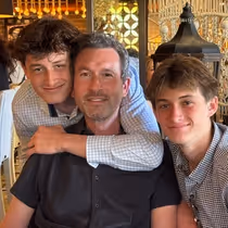 Exclusive: Aaron Lazar Candidly Opens Up About ALS, Says He Wants to ‘End This F—ing Disease’