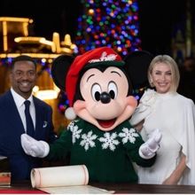 Video: Julianne Hough and Alfonso Ribeiro to Host Disney Holiday Special with Perform