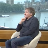 VIDEO: Neil Sean Meets Composer George Fenton to Discuss MRS. HENDERSON PRESENTS Video