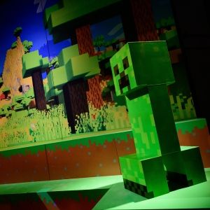 Review: MINECRAFT EXPERIENCE: VILLAGER RESCUE, Corner Corner