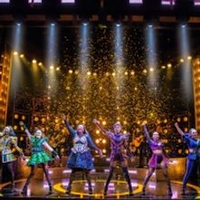 Review: SIX, Vaudeville Theatre