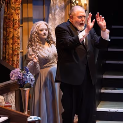 Review: BLITHE SPIRIT at Theatre In The Round