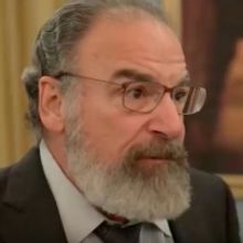 VIDEO: Mandy Patinkin Talks HOMELAND, His Career, & More on CBS SUNDAY MORNING