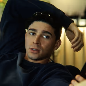 Exclusive: Isaac Powell on THE MOMENT, Next Theater Project & More