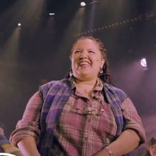 Video: COME FROM AWAY Boards Syracuse Stage with 'Welcome to the Rock'