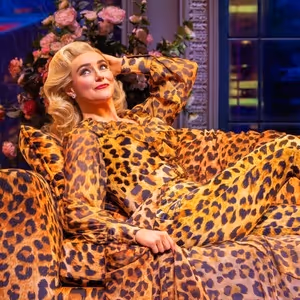 Wake Up With BroadwayWorld January 19, 2026- SIX To Welcome New Queens and More