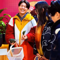 Holiday Destination-EATER UNDER WRAPS Returns to SoHo 12/13 and 12/14