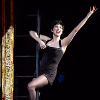 Interview: Logan Floyd of CHICAGO at Dutch Apple Dinner Theater