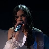 VIDEO: Hailee Steinfeld Performs 'Wrong Direction' on THE LATE SHOW WITH STEPHEN…