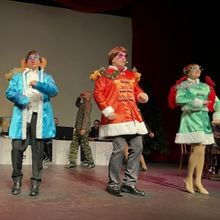 Review: THE WHITE (ALBUM) CHRISTMAS at Colony Theatre