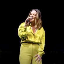 Video: Shoshana Bean Sings 'Pawn It All' from HELL'S KITCHEN at the Spring Road…