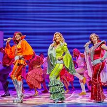 Photos/Video: First Look at the New Cast of MAMMA MIA! in the West End