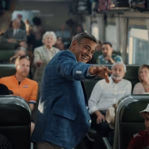 Video/Photos: George Clooney Stars as Movie Star JAY KELLY in First-Look at Noah…