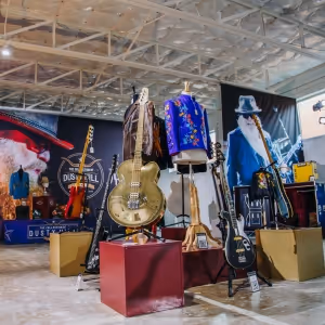 ZZ Top's Dusty Hill Three Day Auction Sells 100% Lots & Nets $3 Million at Julien's…