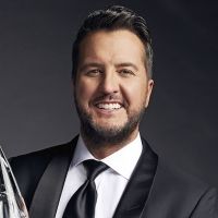 Luke Bryan To Host THE 55th ANNUAL CMA AWARDS