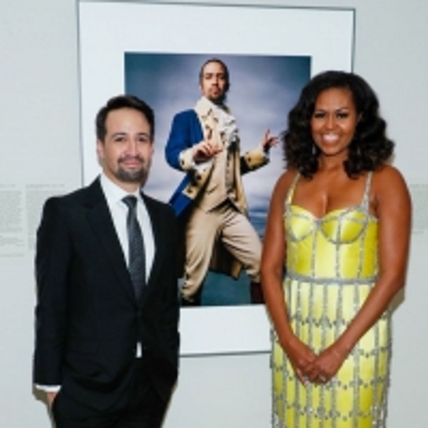 Wake Up With BWW 11/19: A BRIGHT ROOM CALLED DAY Opens at the Public, and More!  Image