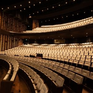 Feature: KONING WILLEM ALEXANDER OPENT HET NIEUWE THEATER OP VRIJDAG 1 MAART!