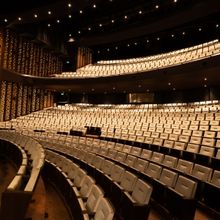 Feature: KONING WILLEM ALEXANDER OPENT HET NIEUWE THEATER OP VRIJDAG 1 MAART!