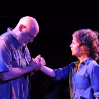 BWW Review: PRIMATING at Arkansas Repertory Theatre takes us to the jungle at the…