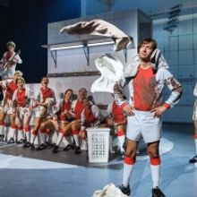 Feature: THEATERSPEKTAKEL 14 VIERT EENJARIG BESTAAN!