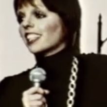 VIDEO: Liza Minnelli & Lorna Luft Sing 'Get Happy/Happy Days Are Here Again' in Rare 