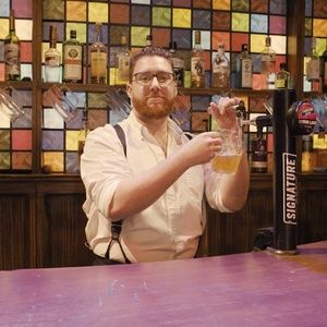 Video: THE CHOIR OF MAN Says Farewell to the Arts Theatre