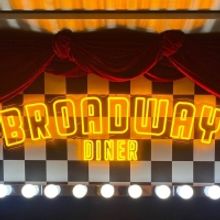 BWW REVIEW: Guest Reviewer Kym Vaitiekus Shares His Thoughts On BROADWAY DINER