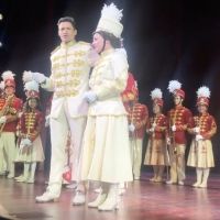 VIDEO: Hugh Jackman Tributes Swings & Understudies as Kathy Voytko Fills in for… Video