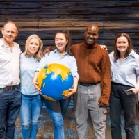 COME FROM AWAY Welcomes New and Returning Cast to its London Production