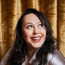 EDINBURGH 2025: Review: AMY ANNETTE: BUSY BODY, The Pleasance Courtyard