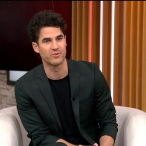 Video: Darren Criss Explains the Art of Playing a Robot in MAYBE HAPPY ENDING