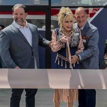 Photos: Dolly Parton Surprises Visitors at Grand Opening of New Travel Stop
