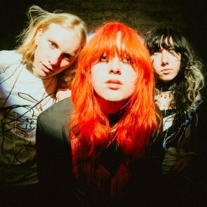 Rising Teenage Punk Powerhouse HotWax Announce New EP 'Invite me, kindly'