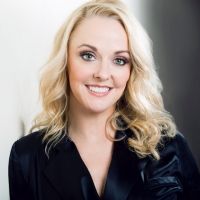 ANNIE At Ogunquit Playhouse To Feature Sally Struthers. Angie Schworer and More