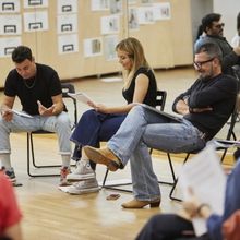 VIDEO: Así son los ensayos de TOCANDO NUESTRA CANCIÓN dirigido por Antonio Banderas