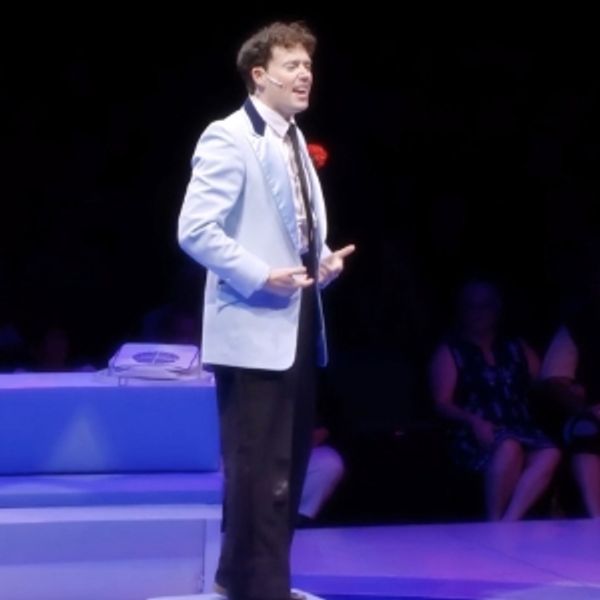 Video: JJ Niemann in CATCH ME IF YOU CAN at Marriott Theatre - Chicago Theater Video