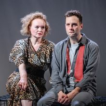 Review: HOW TO SURVIVE YOUR MOTHER, King's Head Theatre