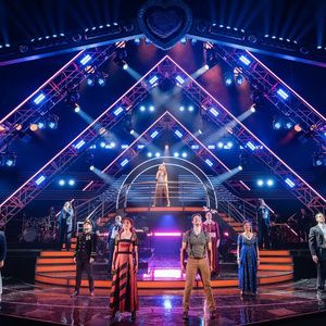 Video: Marla Mindelle Performs 'My Heart Will Go On' in TITANIQUE on Broadway