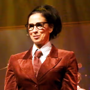 Video: Sarah Silverman on Making Her Broadway Debut in ALL OUT: COMEDY ABOUT AMBITION