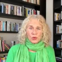 VIDEO: Watch Carole King Sing 'So Far Away'