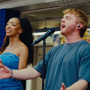 Video: TWO STRANGERS (CARRY A CAKE ACROSS NEW YORK) Perform in the Times Square Subway Station