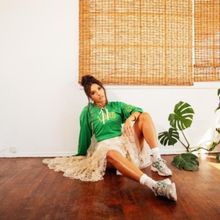 Annie Tracy Unwraps Holiday Romance with 'December (Live)'