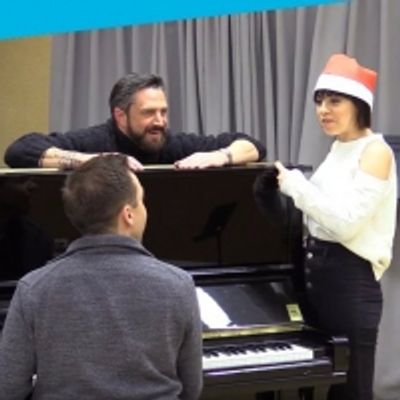 VIDEO: Sing Along to Holiday Songs With Raul Esparza and Krysta Rodriguez
