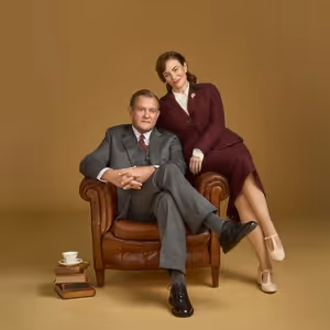 Maggie Siff to Join Hugh Bonneville in SHADOWLANDS at Aldwych Theatre