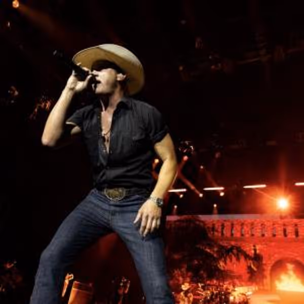Photos: Jon Pardi's GAMBLIN' MAN TOUR 2026 Draws Capacity Crowds Photo